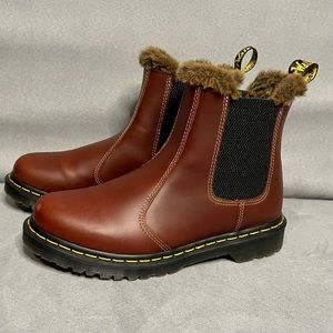 DR MARTENS 2976 LEONORE FUR LINED CHELSEA BOOTS SIZE 9